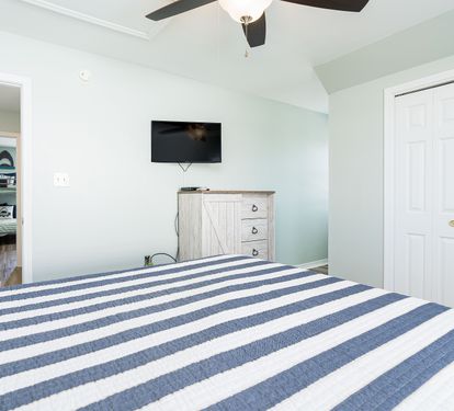 Endless Summer Bedroom 2 with Queen Bed