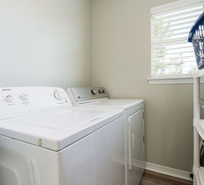 Endless Summer Full Size Washer + Dryer