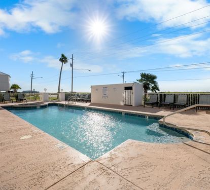 6 Grand Beach Resort Outdoor Pool