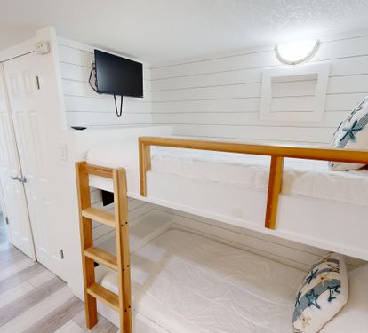 Bunk Beds (Entry)