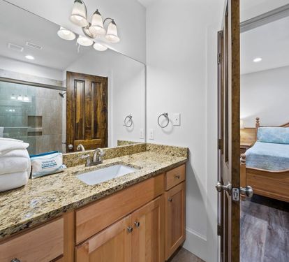 Summer Salt 4 Bathroom 2