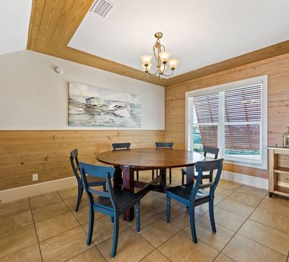 Summer Salt 3 Dining Area