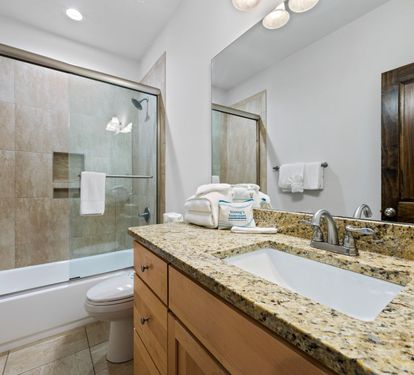 Summer Salt 3 Bathroom 3