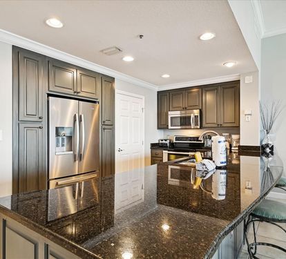 Modern Chef’s Kitchen