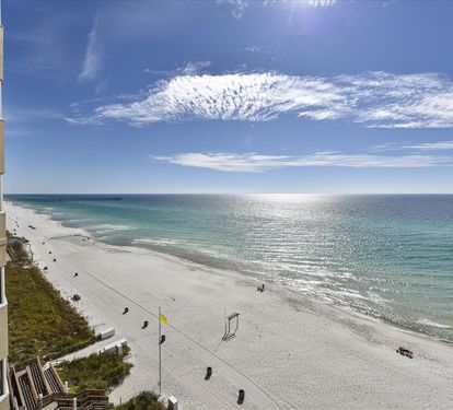 Direct Views from the balcony!