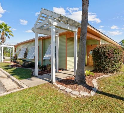 26 OB Villas Dockside Front Exterior
