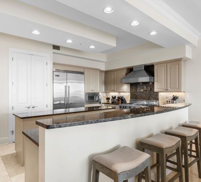 Additional Seating at Kitchen Bar