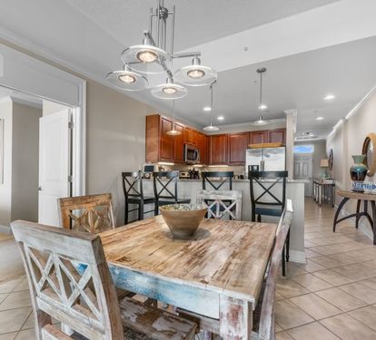 Wharf 521 Dining Room Table Seats 4