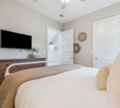 King Guest Suite - Equipped with a Flat-Screen TV