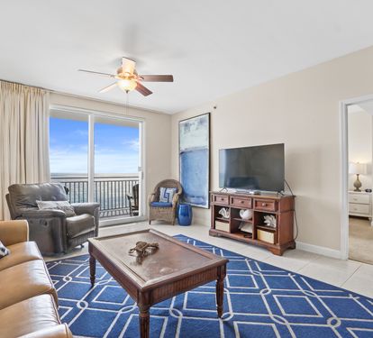 Spacious Beachfront Comfort