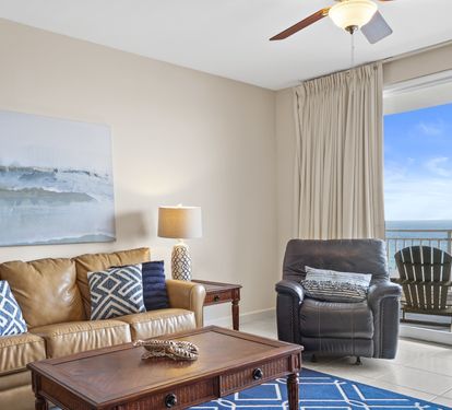 Spacious Beachfront Comfort