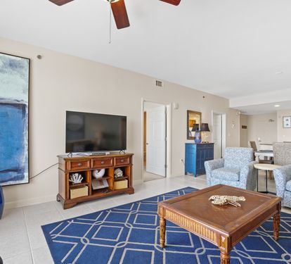 Spacious Beachfront Comfort