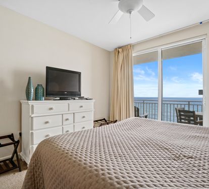 Serene Oceanview Escape