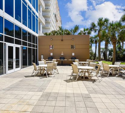Exterior-Outdoor Eating Grills-_KLH7720