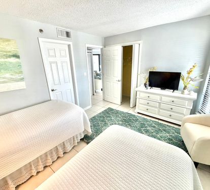 Guest Bedroom - Twins