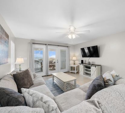 Bonhomme Richard East Living Room