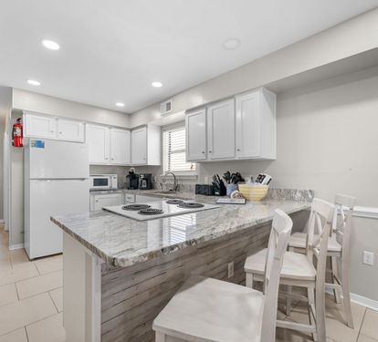 Bonhomme Richard East Kitchen Counter Seats 3