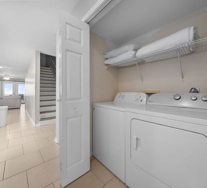 Bonhomme Richard East Washer + Dryer
