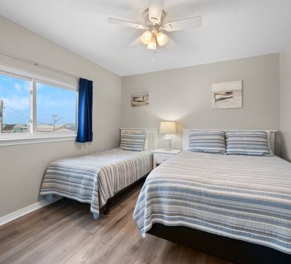 Bonhomme Richard East Bedroom 4 with Twin & Queen Bed