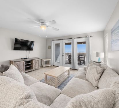 Bonhomme Richard West Living Room