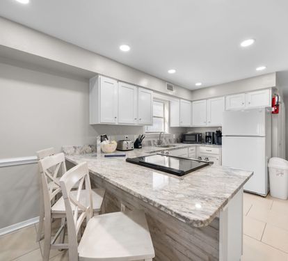 Bonhomme Richard West Kitchen Counter Seats 3