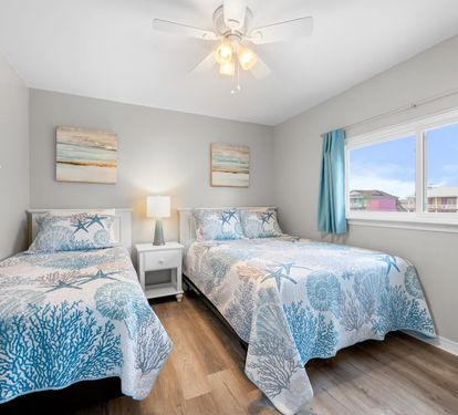 Bonhomme Richard West Bedroom 4 with 1 Twin and 1 Queen Bed