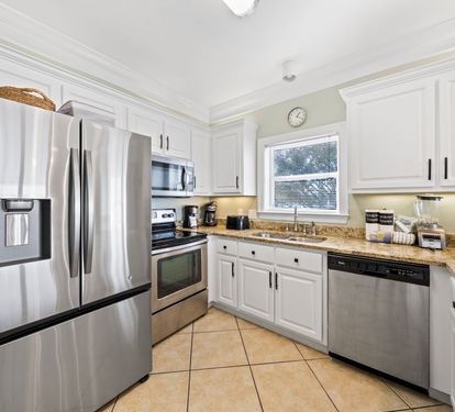On Golden Pond 8A Fully Equipped Kitchen