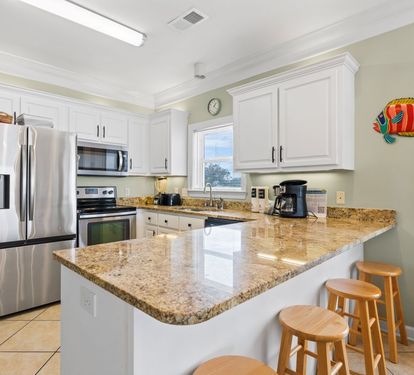 On Golden Pond 8A Kitchen Counter Seats 4