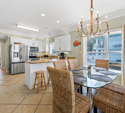 On Golden Pond 8A Dining Table Seats 6