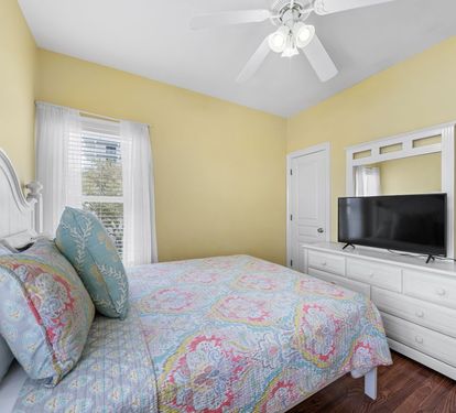 On Golden Pond 8A Bedroom 3 with Queen Bed