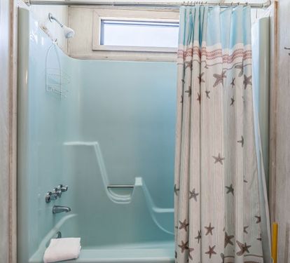 Klitzke Primary Bathroom with Tub Shower Combo