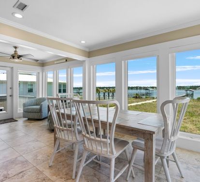 Laguna Beach Daze Dining Table Seats 6