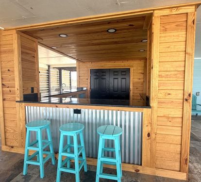 Laguna Beach Daze Outdoor Bar and Entertainment Area