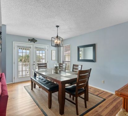 Sunset Daze Dining Table Seats 6
