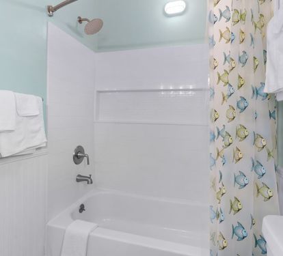 Sunset Daze Bathroom 2 with Tub Shower Combo