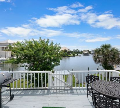 Sunset Daze Outdoor Grill & Outdoor Dining