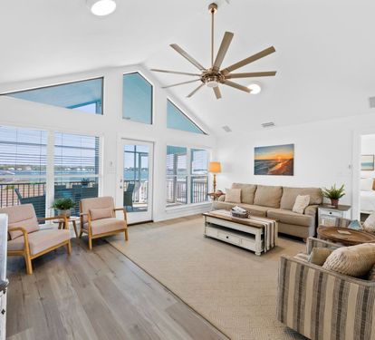 Tide-AL Living Room
