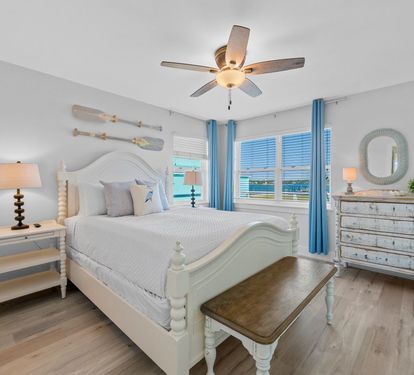 Tide-AL Bedroom 3 with Queen Bed (Downstairs)