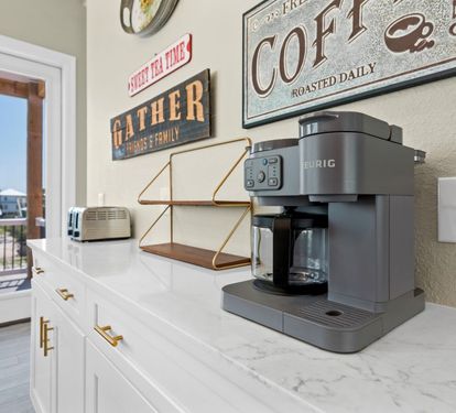 Sweet Tea Coffee Counter with Keurig Drip & Pod Combo Coffee Maker