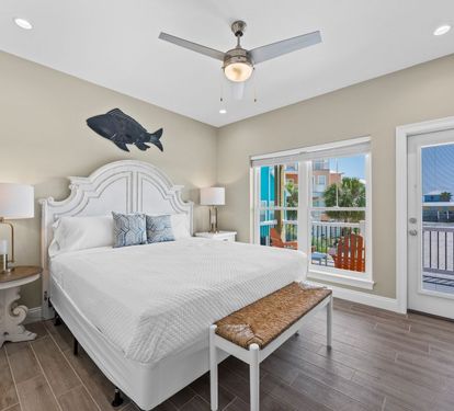 Sweet Tea Bedroom 2 with King Bed (2nd Floor)