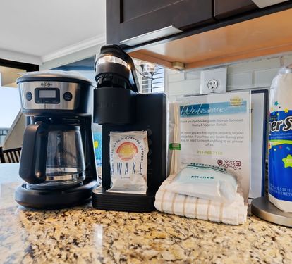 Island Winds 280 Drip Coffee Maker + Keurig