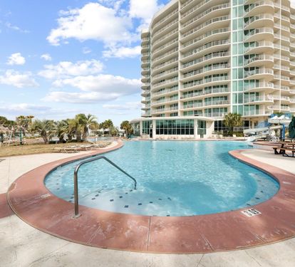12 Caribe Outdoor Pools