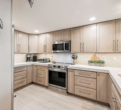 Chef's Kitchen - Fully Equipped for All Your Cooking Needs!