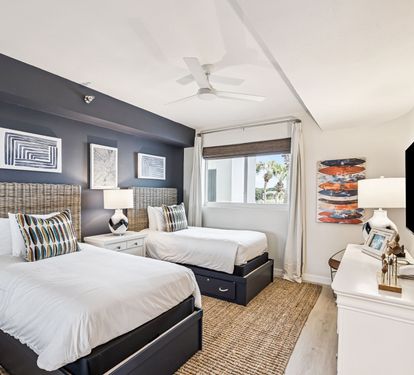 Twin Guest Bedroom - Equipped with a Flat-Screen TV