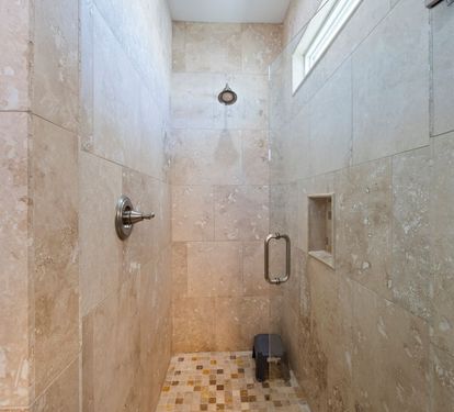 All Moh's Paradise Bathroom 2 with Step-in Shower