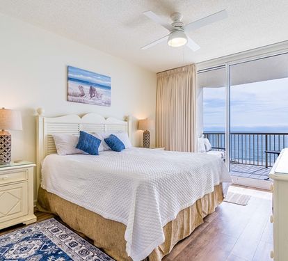 Beach Club 806A Primary Bedroom