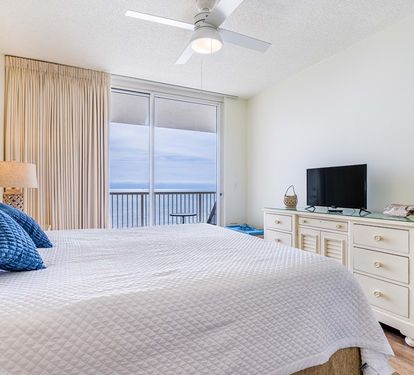 Beach Club 806A Primary Bedroom