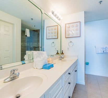 Beach Club 806A Primary Bathroom