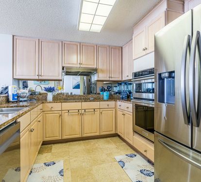 Beach Club 1705B Kitchen
