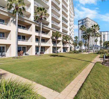 Beach Club Catalina Promenade Walkway and Lawn